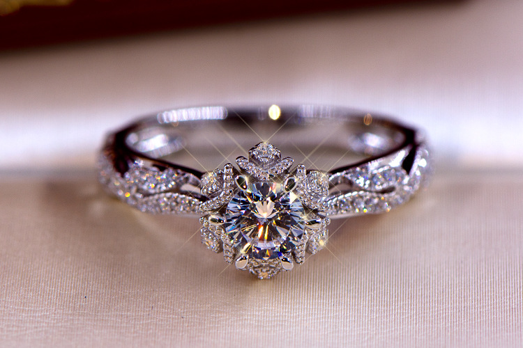Moissanite Engagement Ring 1 Carat - Anello in Argento Sterling S925 con