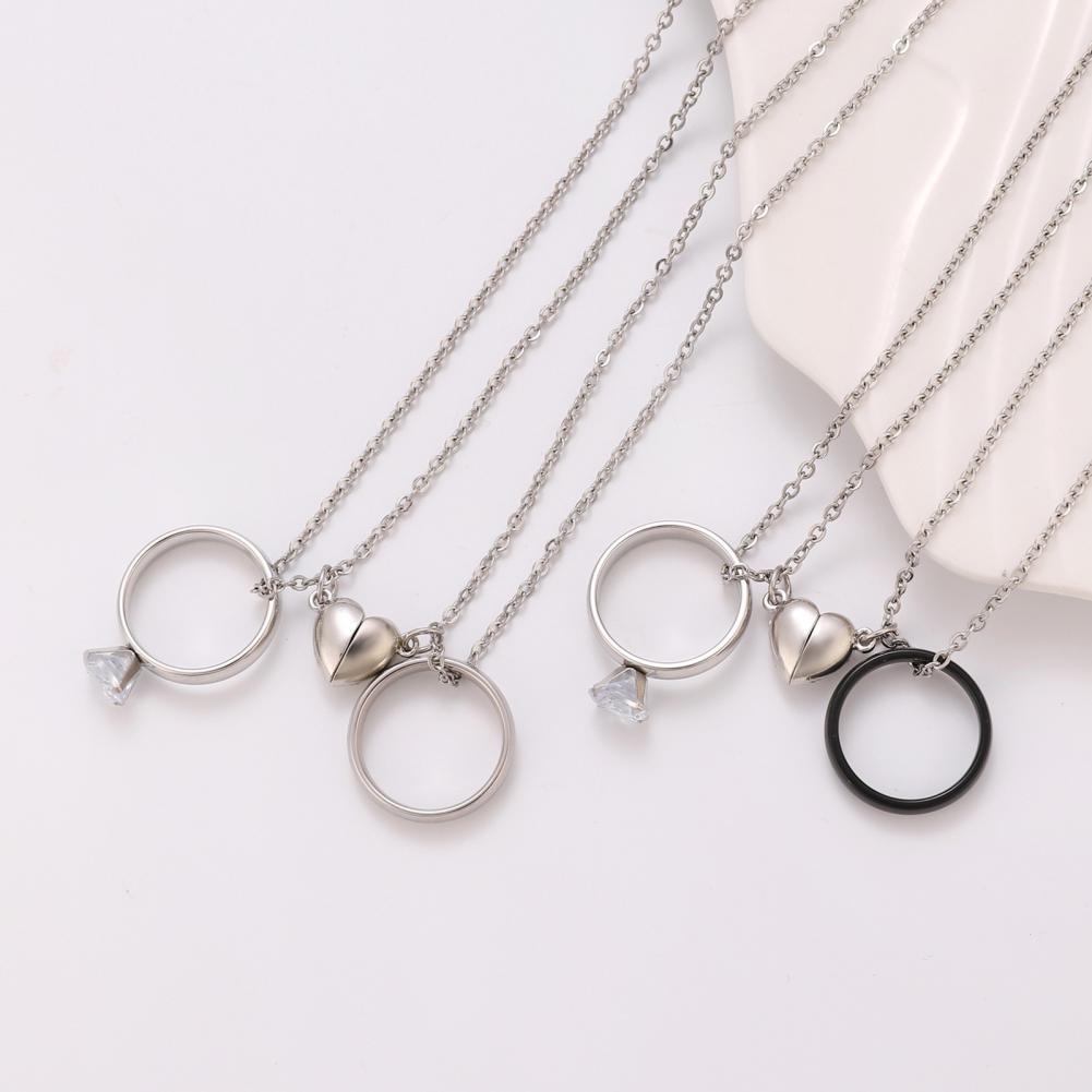 Magnetic Couple Matching Necklaces - Collana con Pendente ad Anello, Set