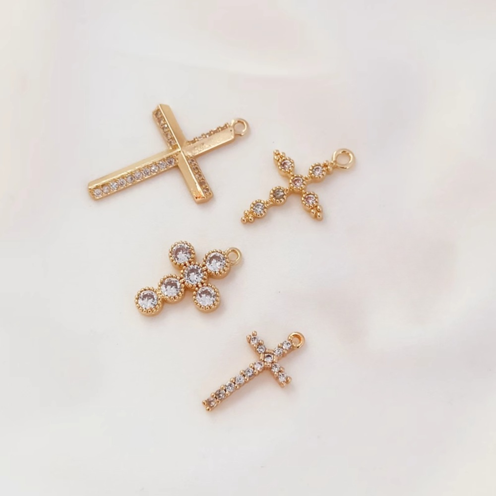 Cross Pendant Necklace Gold - Bracciale con ciondolo croce con zirconi