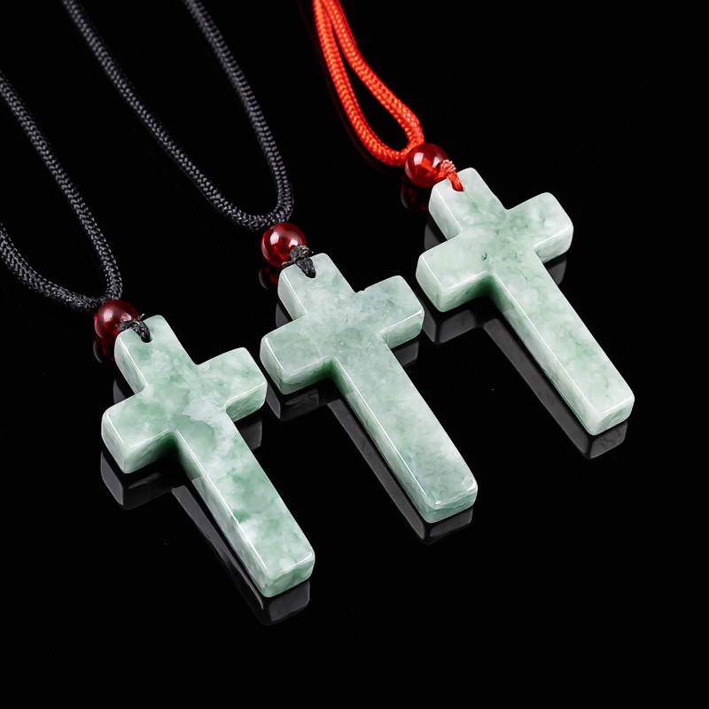 Collana con ciondolo croce di  - Necklaces recensione e prezzo