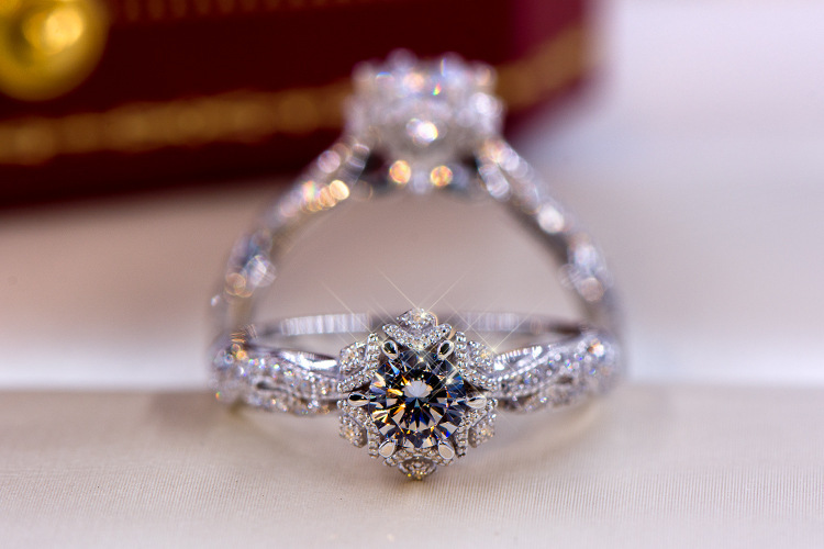 Anello in Argento Sterling S92 - Moissanite Engagement Ring 1 Carat recensione e prezzo