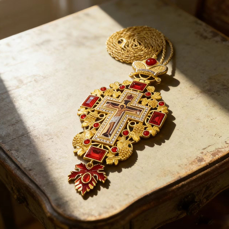Nuova Collana Premium con Croc - Cross Pendant Necklace Gold recensione e prezzo