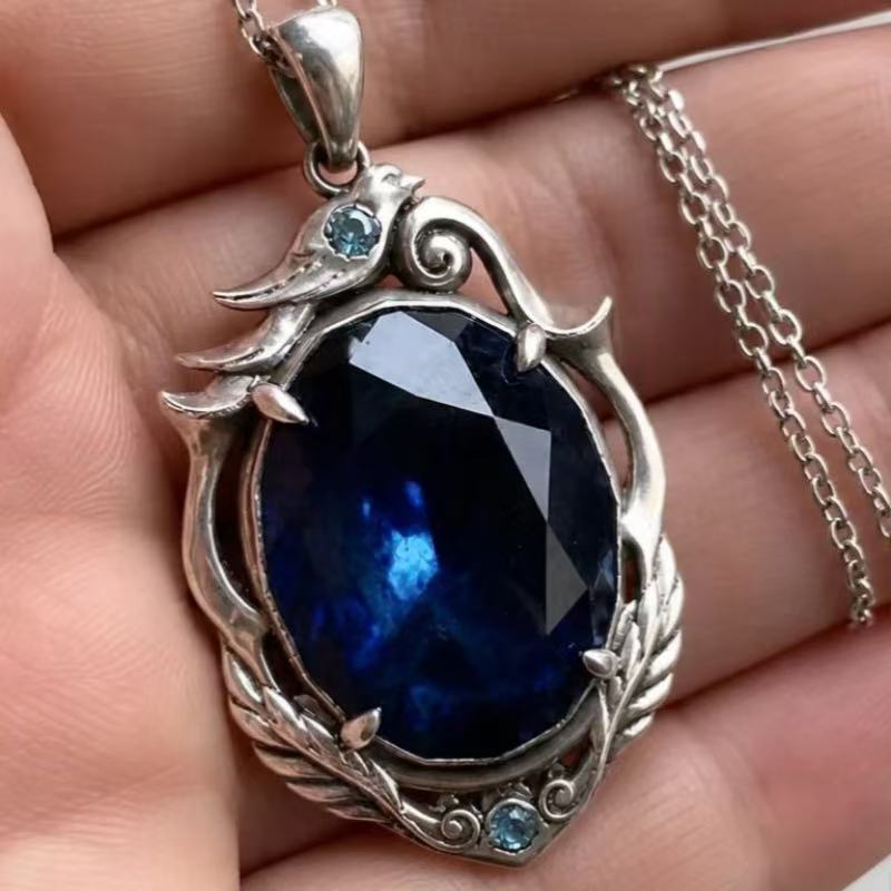 Collana con Zaffiro Maledetto  - Anime Pendant Necklace recensione e prezzo