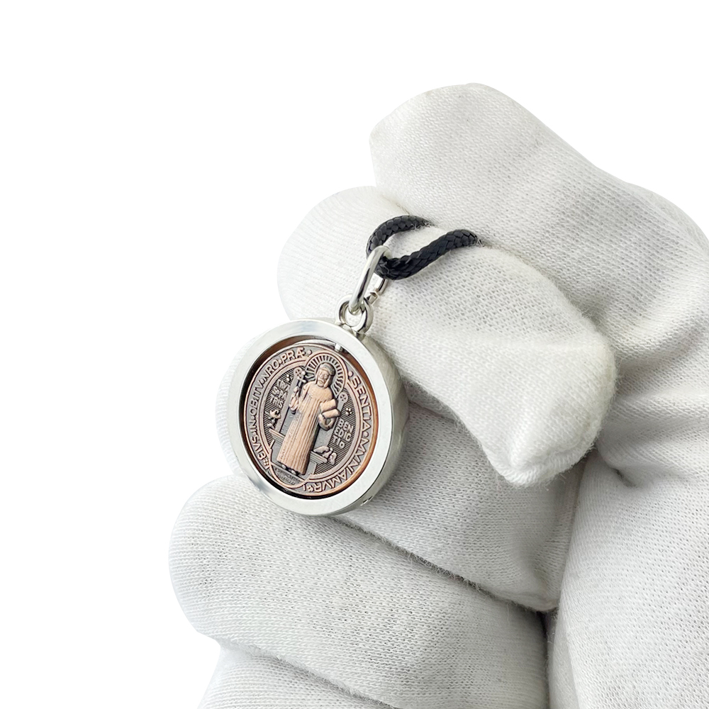 Nuova Collana con Medaglia di  - Necklaces recensione e prezzo