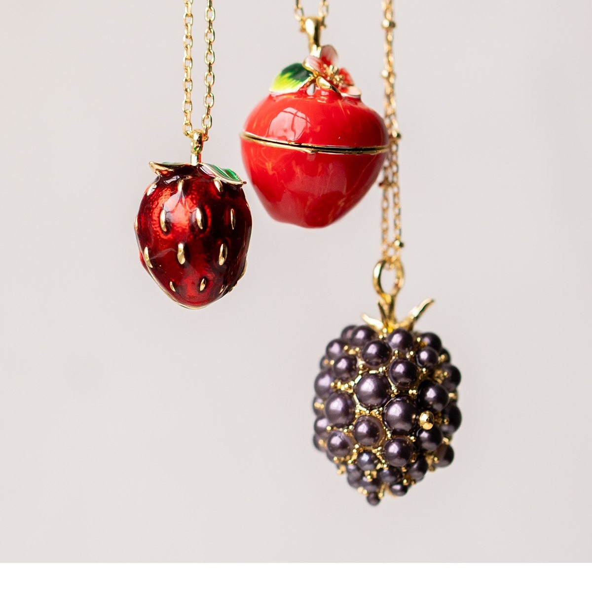 Nuova Collana con Ciondolo a F - Heart Locket Necklace Photo recensione e prezzo
