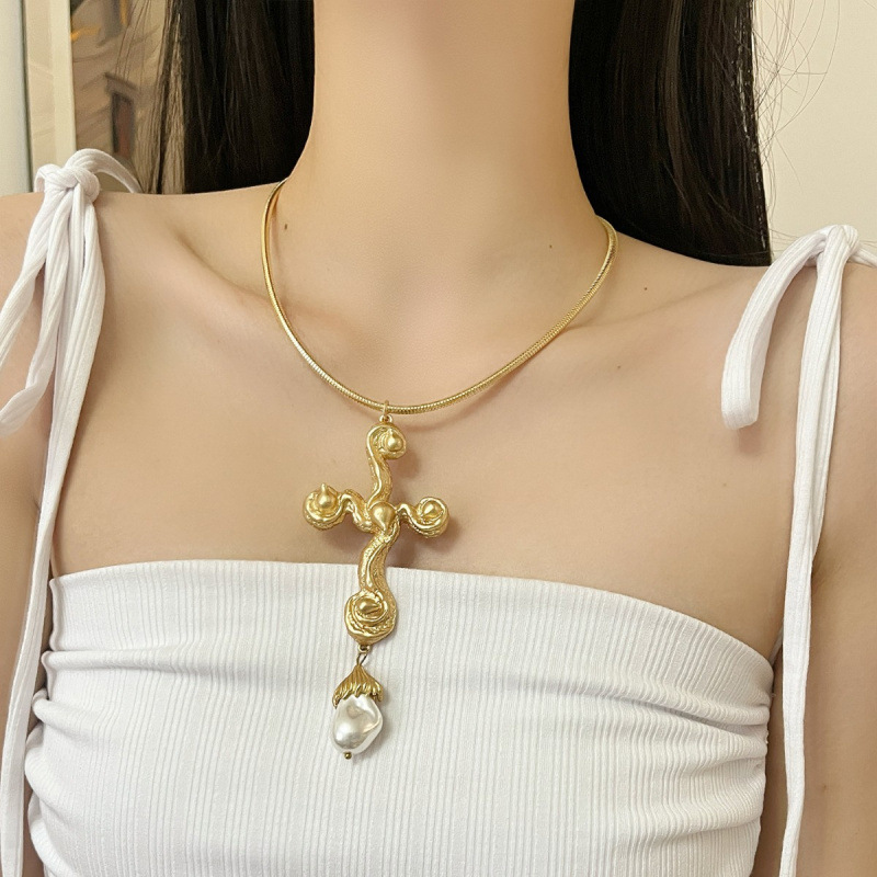Collana con ciondolo croce di  - Pearl Choker Necklace Vintage recensione e prezzo