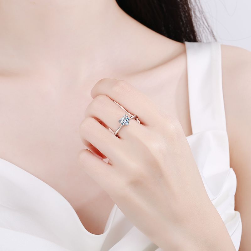 LioraGem Anello con Moissanite - Moissanite Engagement Ring 1 Carat recensione e prezzo