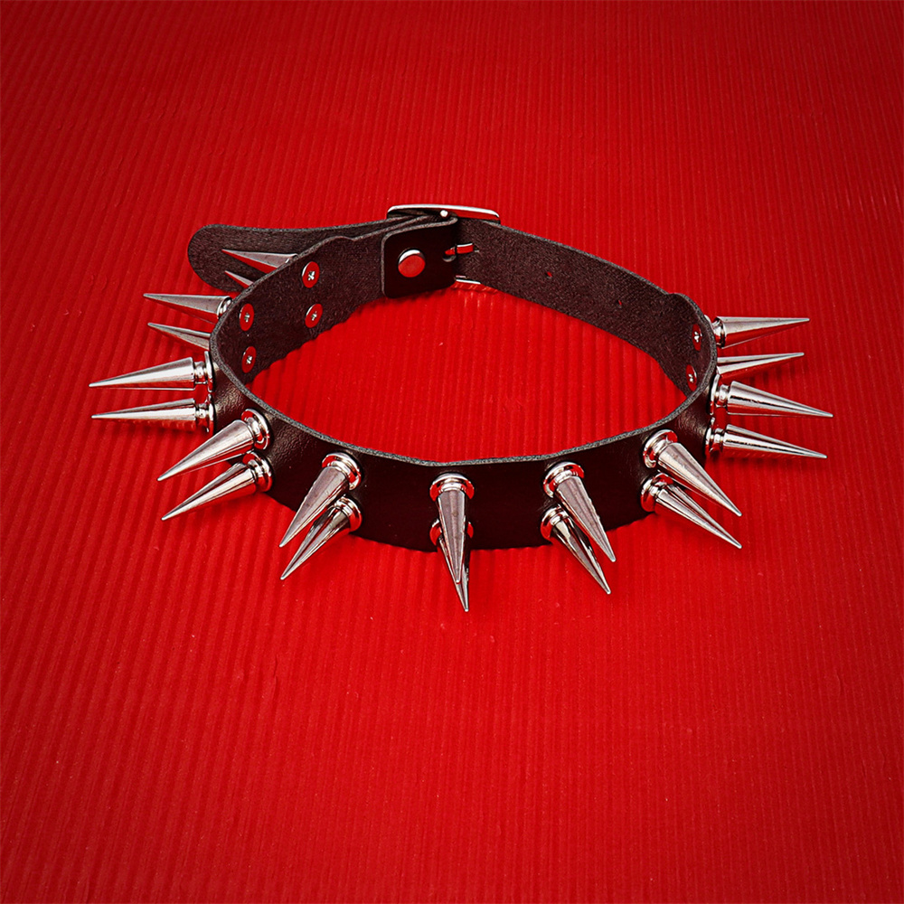 Collare girocollo lungo a spil - Goth Punk Spike Choker recensione e prezzo