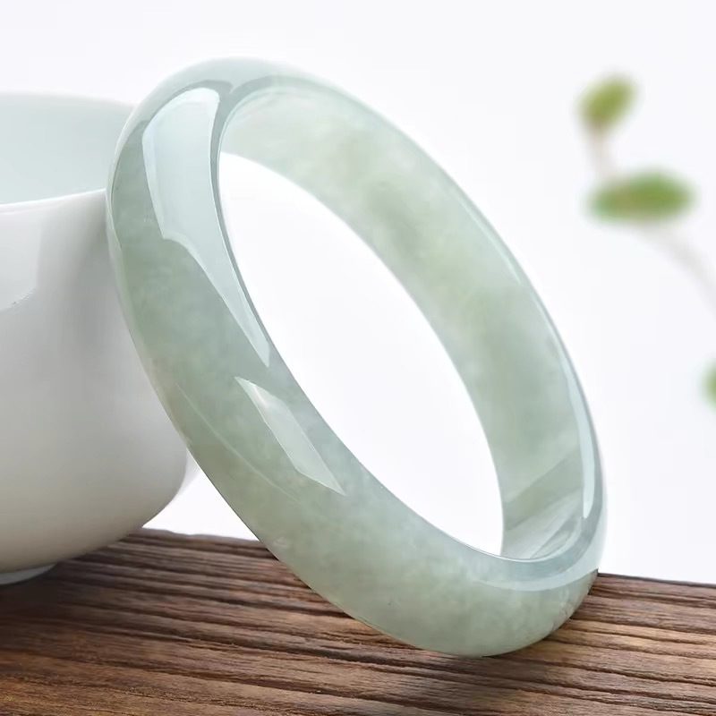 Bracciale da donna in giadeite - Bracelets recensione e prezzo