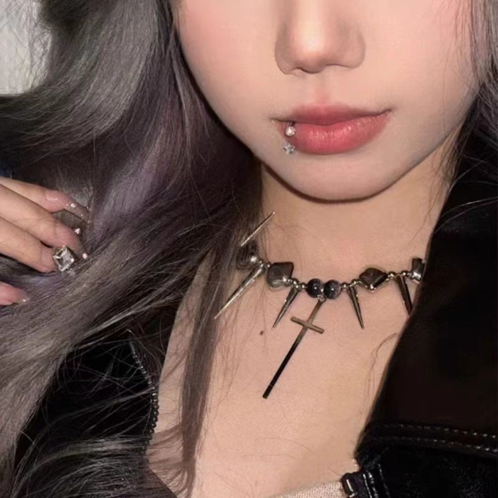 Collana Y2K Subculture con Bor - Goth Punk Spike Choker recensione e prezzo
