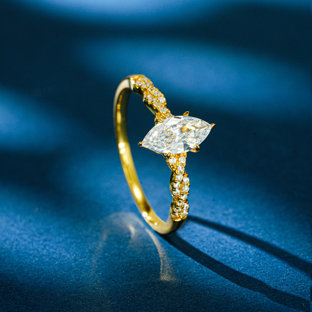 Anello Lumira in Oro 18K con M - Moissanite Engagement Ring 1 Carat recensione e prezzo